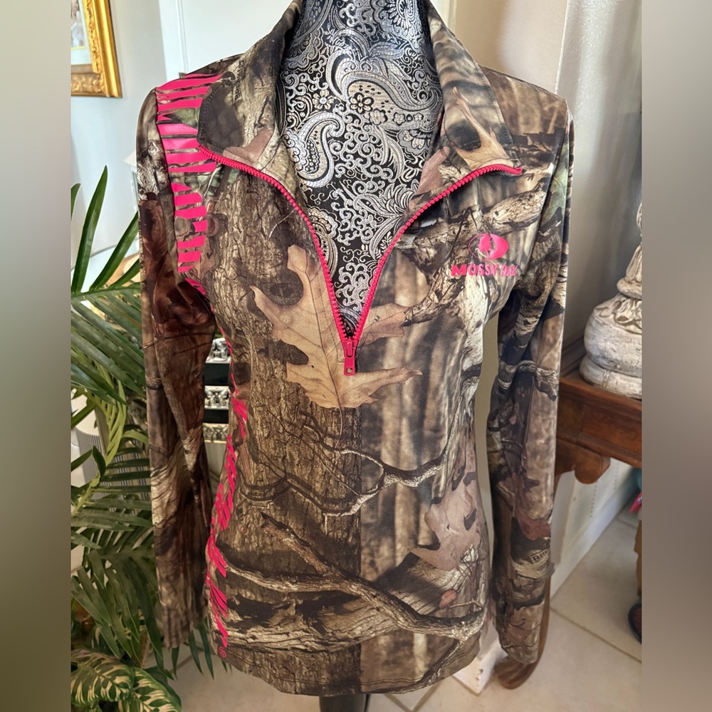 Mossy Oak Realtree Camo Half-Zip with Pink Trim - Picture 1 of 7